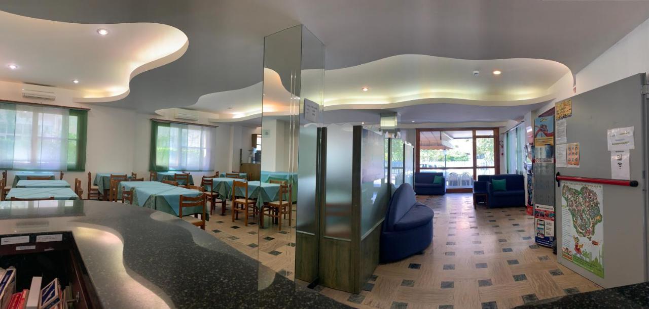 Hotel Del Vecchio リミニ エクステリア 写真